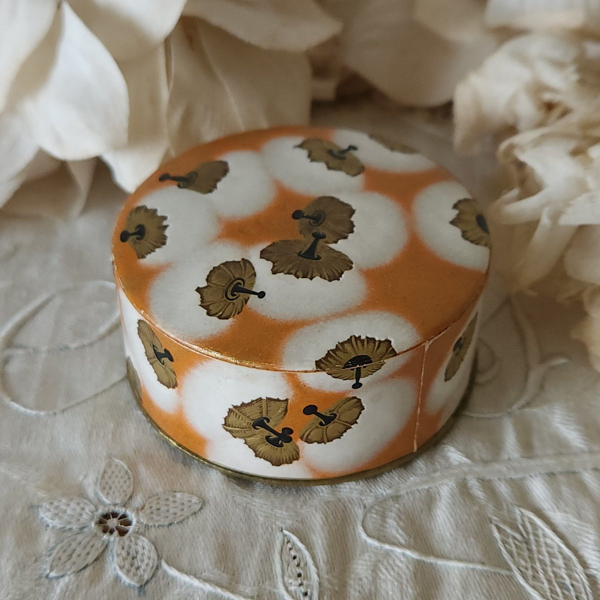 COTYパウダー入りボックス | リボンときどきネコ