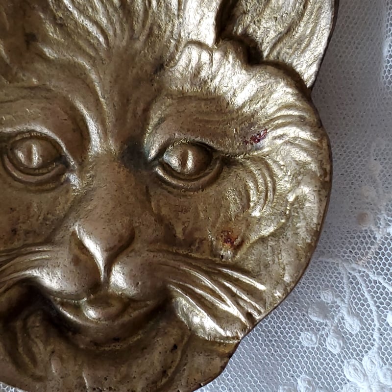 猫の顔のトレイ | リボンときどきネコ