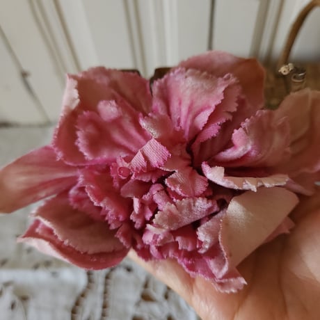 ピンクの布花