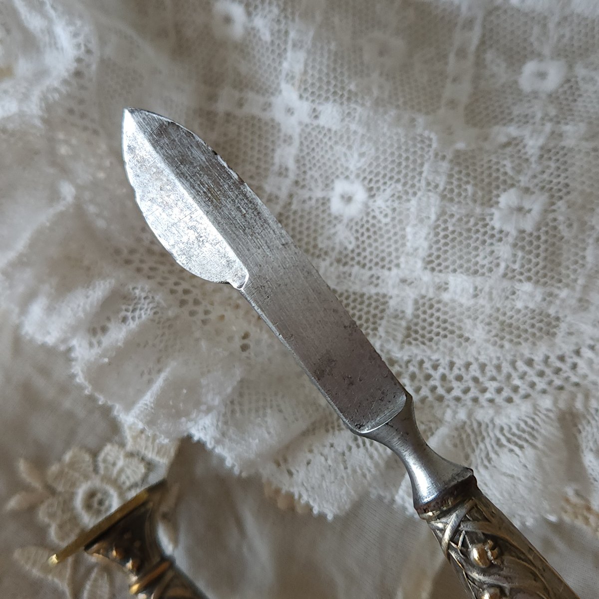 すずらんレリーフのペーパーナイフ | リボンときどきネコ