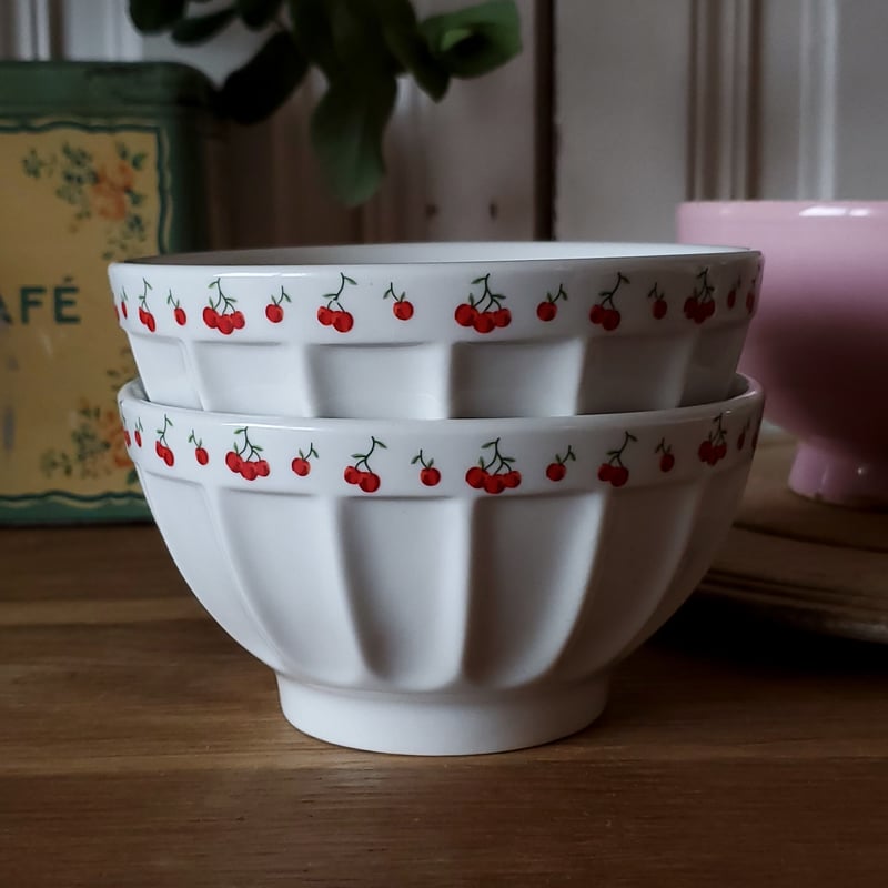 サクランボのカフェオレボウル | リボンときどきネコ