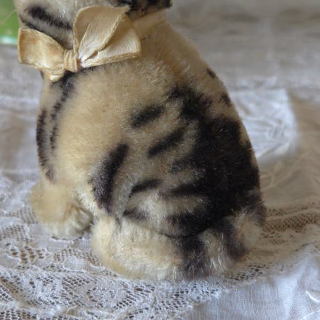 シュタイフお座り猫ちゃん