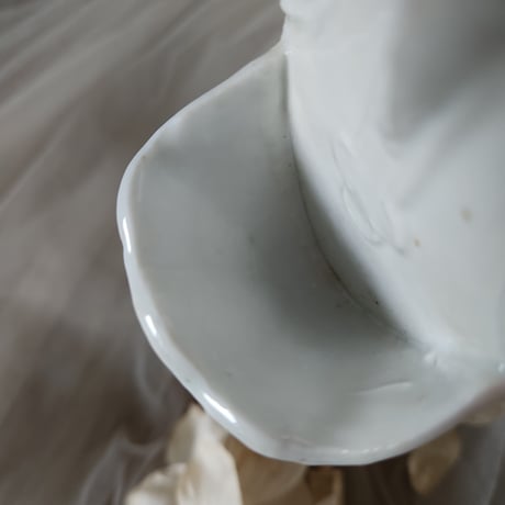 ポーセリン製キリストの聖水盤