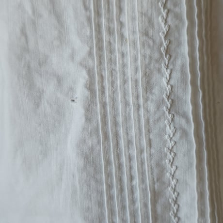 コットン長袖フリルブラウス