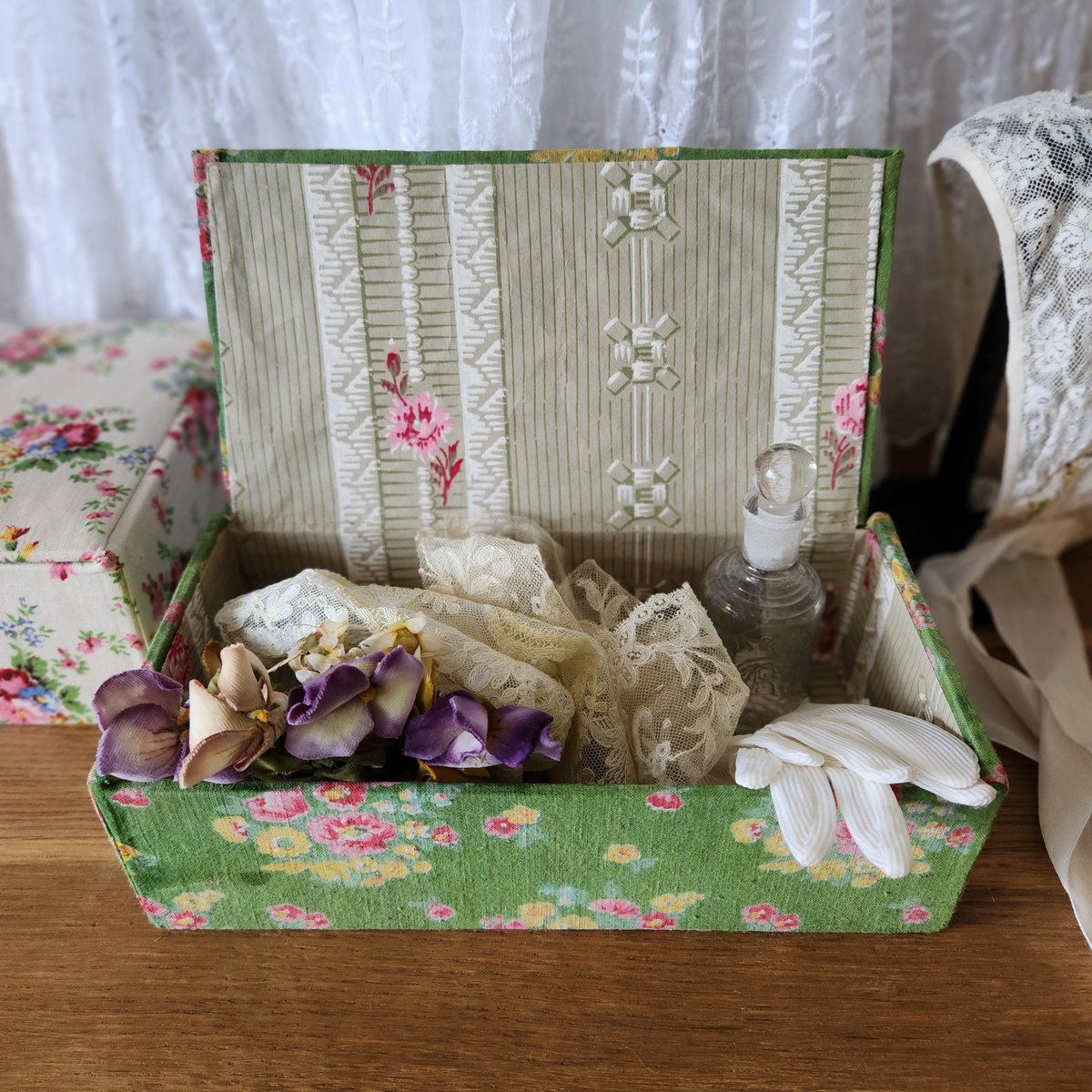 フランスアンティーク✨大きなカルトナージュBOX✨(*´艸｀*)リボン 収納✨ フランスアンティーク✨大きなカルトナージュBOX✨(*´艸