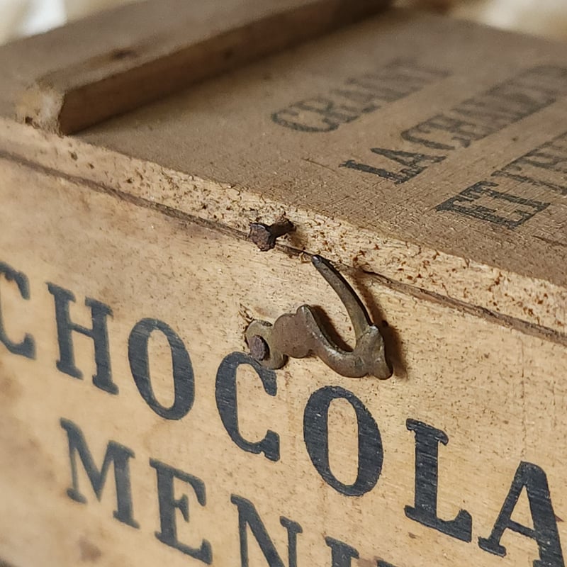 CHOCOLAT MENIER/ショコラムニエの木箱 | リボンときどきネコ