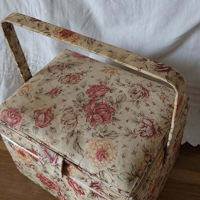裁縫箱　貴婦人　ロココ　ヴィクトリアン　オーバルボックス　/ hand made 最適な材料 ロココ 貴婦人 裁縫箱 ヴィクトリアン made hand