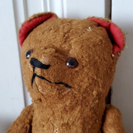 赤耳への字口クマちゃん