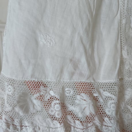 美しい刺繍のオールインワン