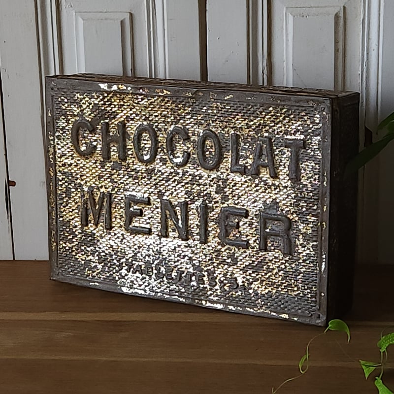 CHOCOLAT MENIER ショコラムニエTin缶 | リボンときどきネコ CHOCOLAT MENIER ショコラムニエTin缶 | リボンときどきネコ