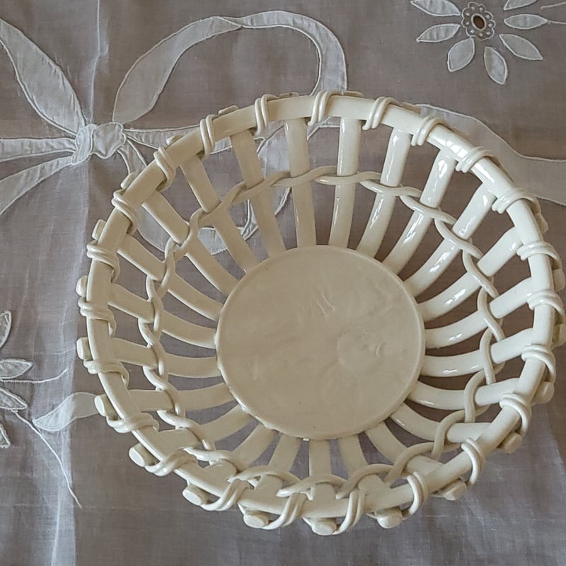 サルグミンヌ Sarregumines レース リボン　パニエプレート【A】 Sarreguemines パニエコルベイユ | リボンときどきネコ