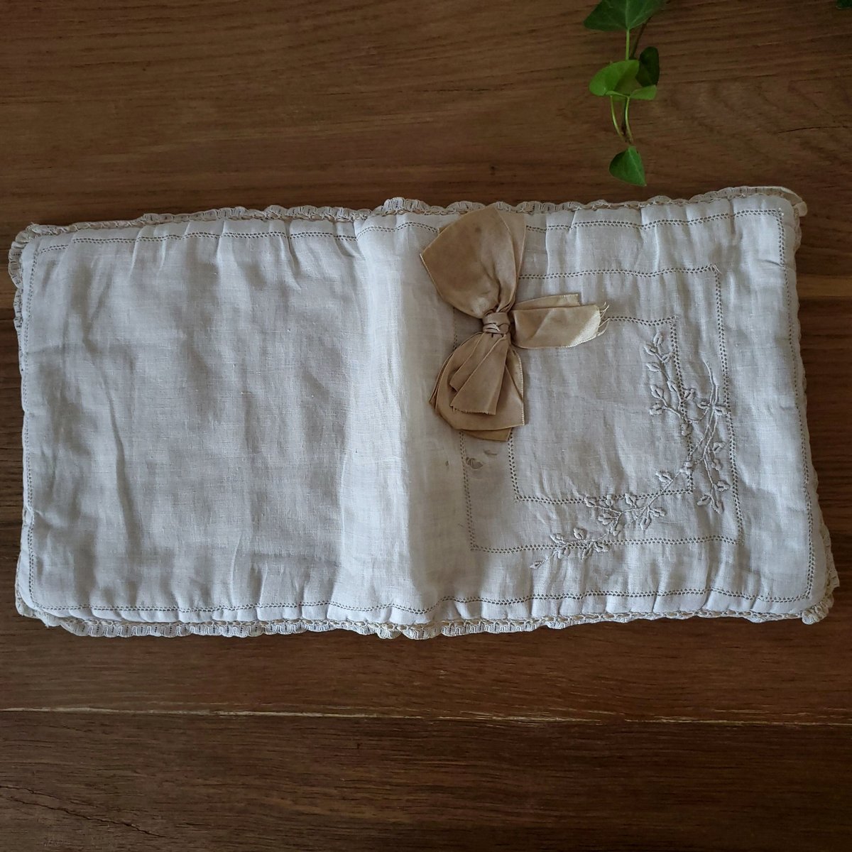 アンティークシルク製ローズ柄ハンキーケース＆サシェロコロリボン装飾