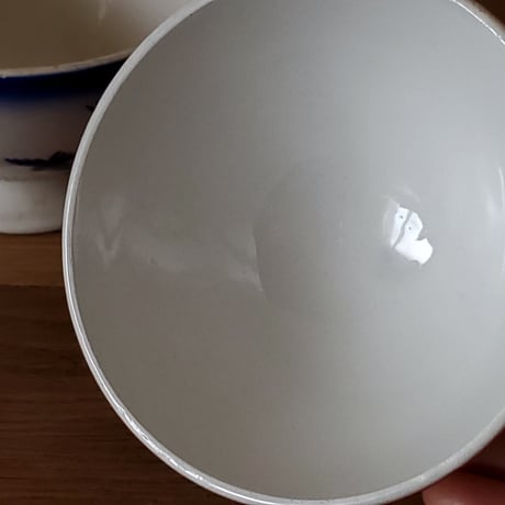 ツバメ柄赤の小さめカフェオレボウル