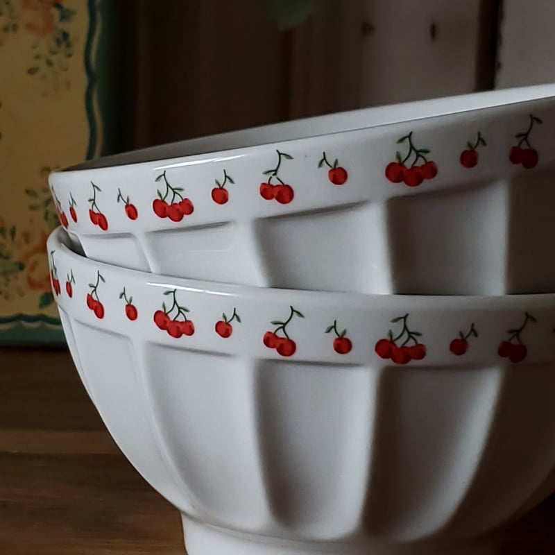 サクランボのカフェオレボウル | リボンときどきネコ