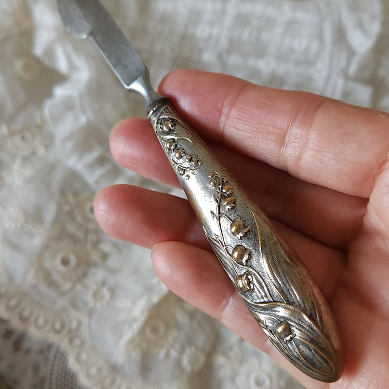 すずらんレリーフのペーパーナイフ | リボンときどきネコ