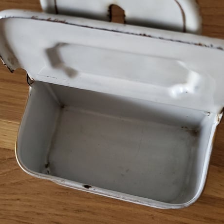 BF社アリュメット缶