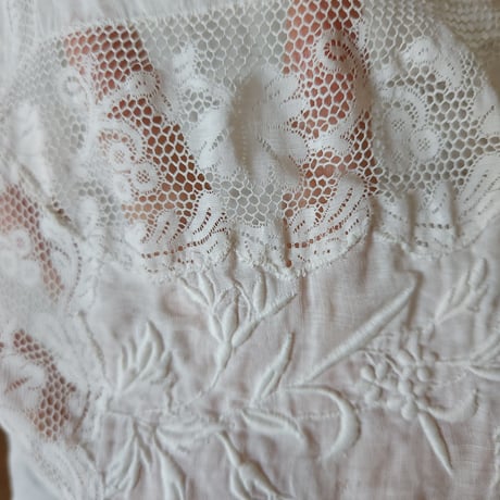 美しい刺繍のオールインワン