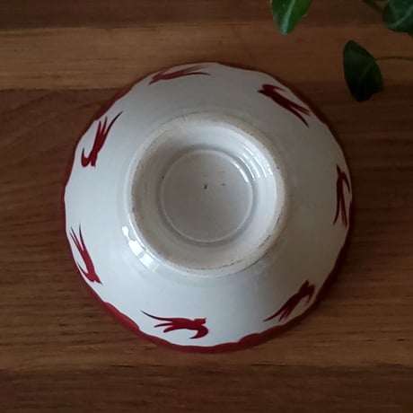 ツバメ柄赤の小さめカフェオレボウル