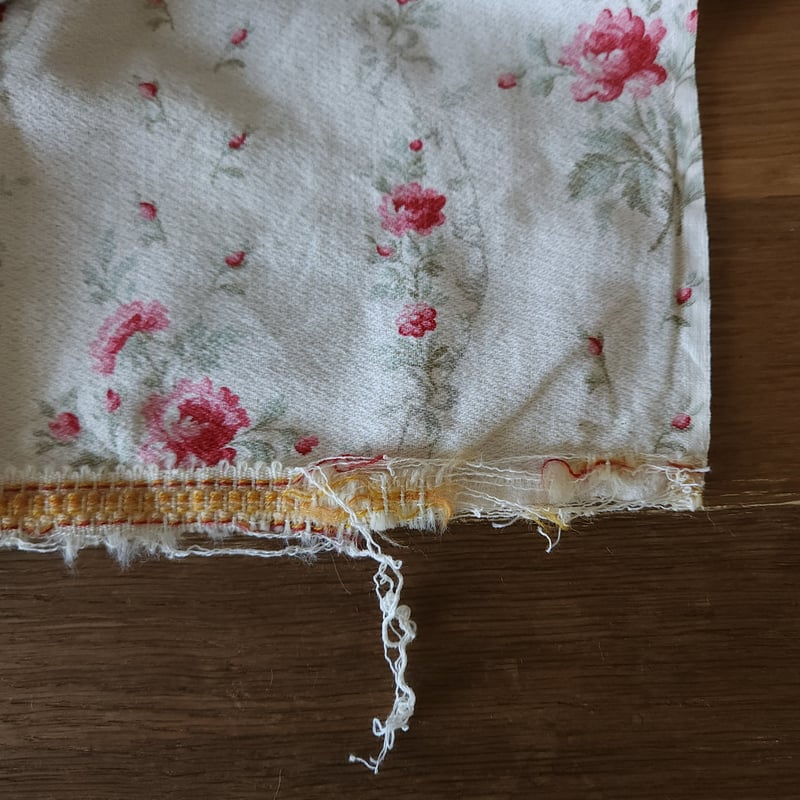 ♡ フランスヴィンテージファブリックローズガーランドリボン花