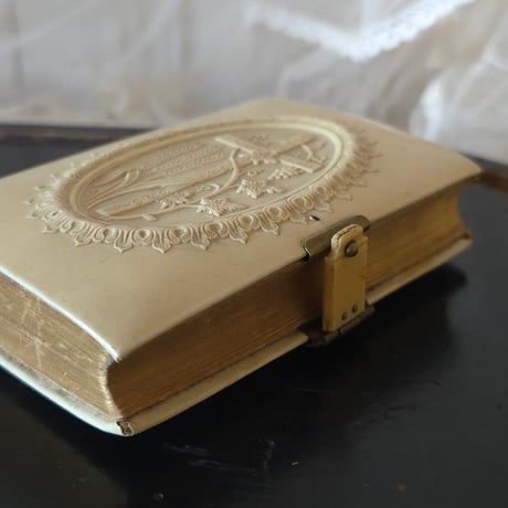 セルロイドの祈祷書