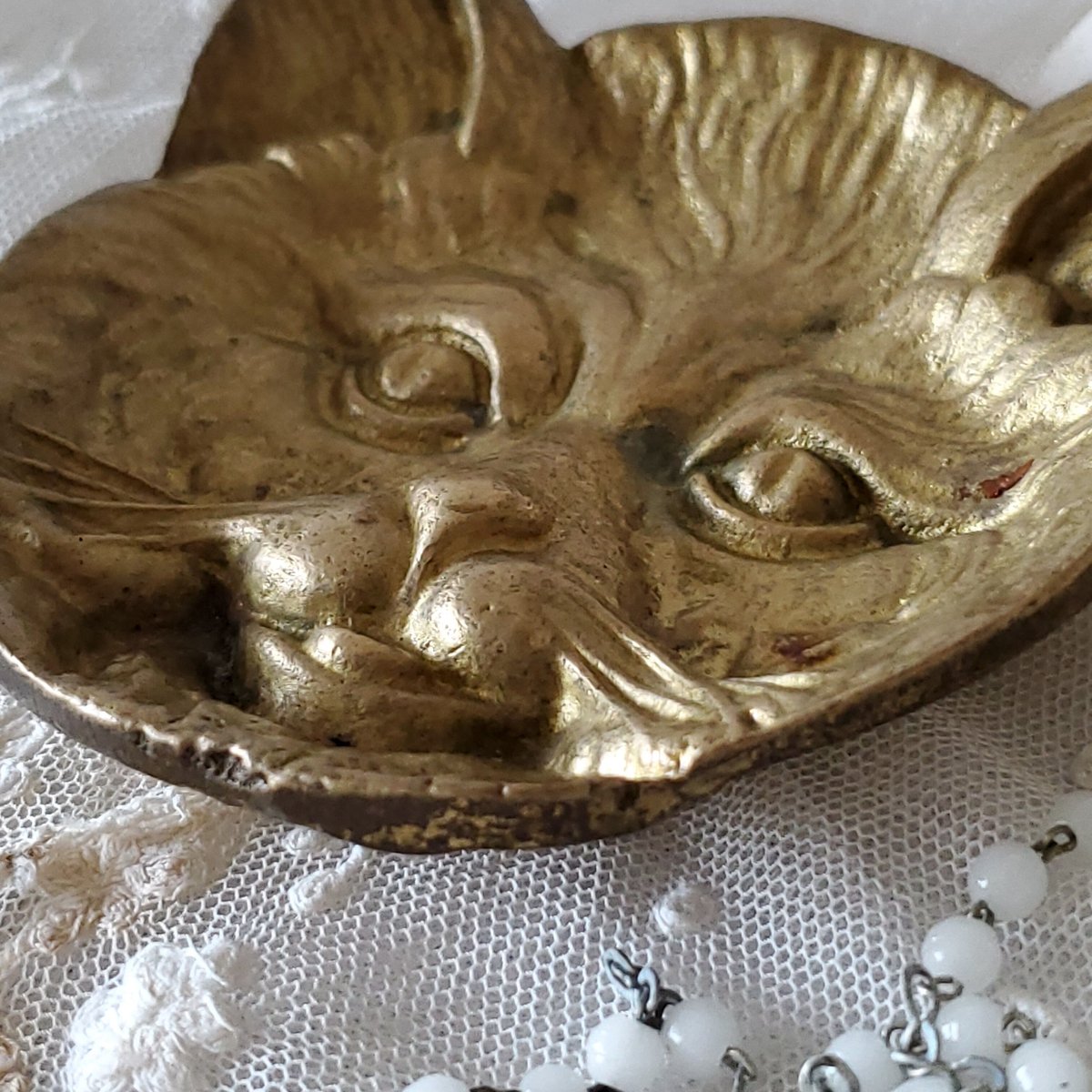 猫の顔のトレイ | リボンときどきネコ