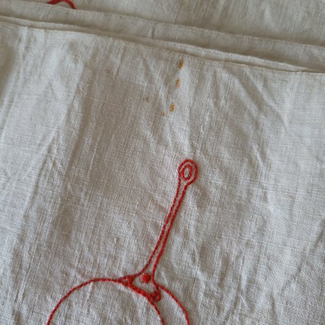 赤刺繍の棚飾り