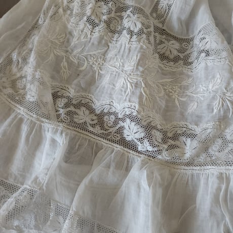 美しい刺繍のオールインワン