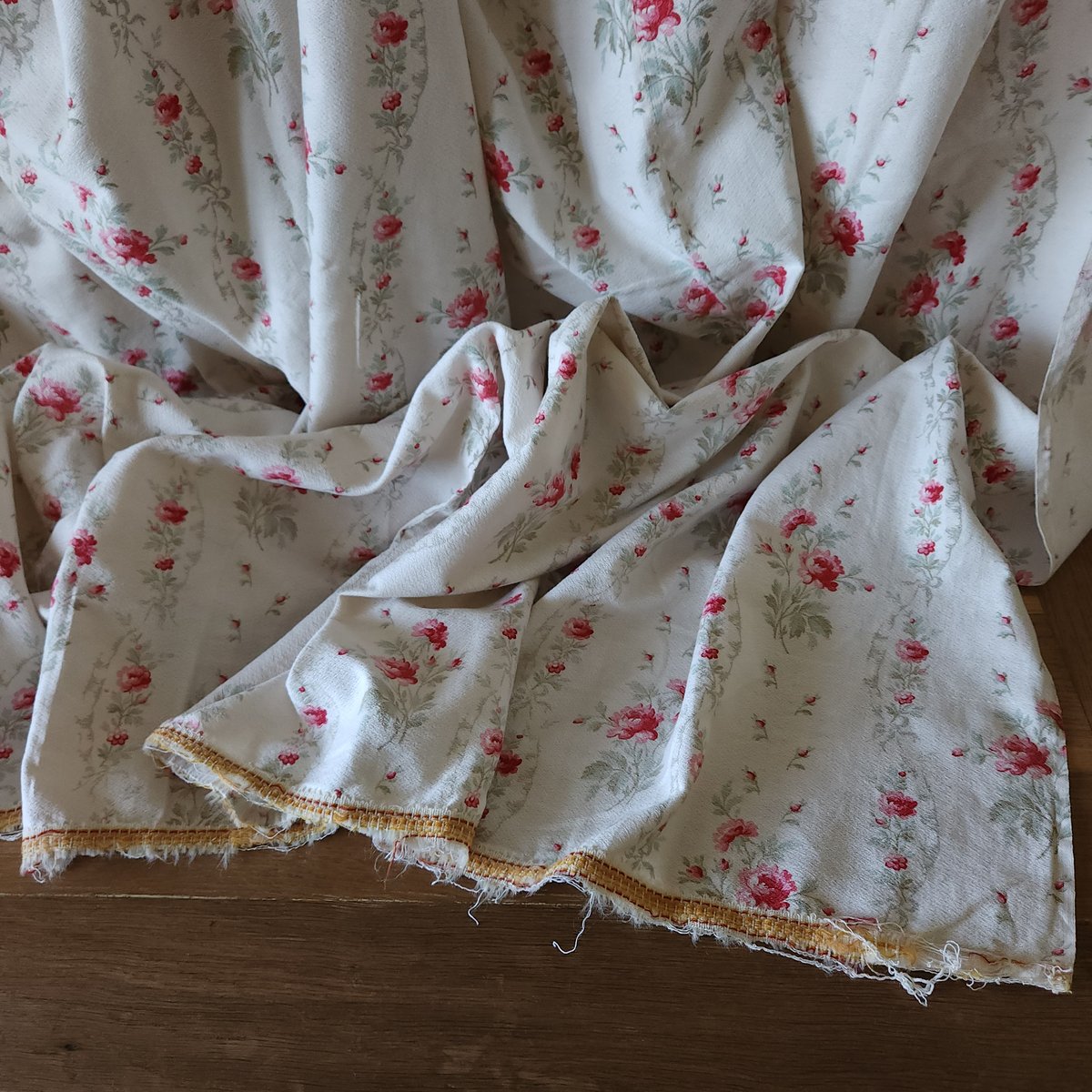 ♡ フランスヴィンテージファブリックローズガーランドリボン花柄カーテン