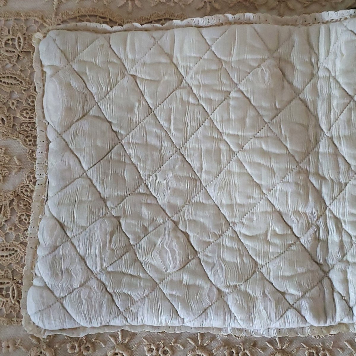 アンティークシルク製ローズ柄ハンキーケース＆サシェロコロリボン装飾