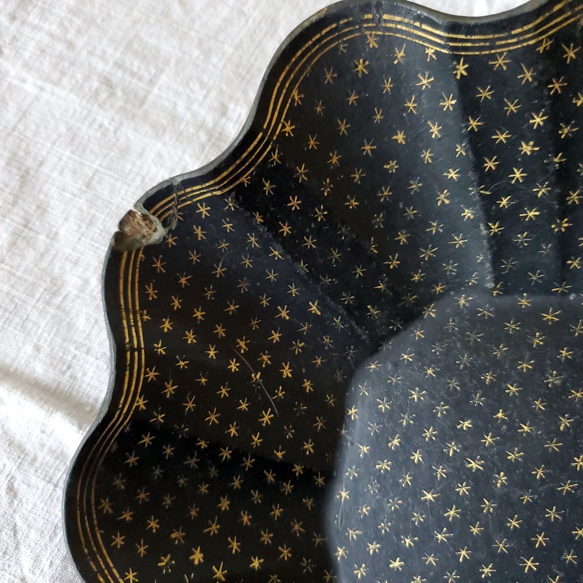 ナポレオンⅢ世様式のパピエマシェのトレイ | リボンときどきネコ