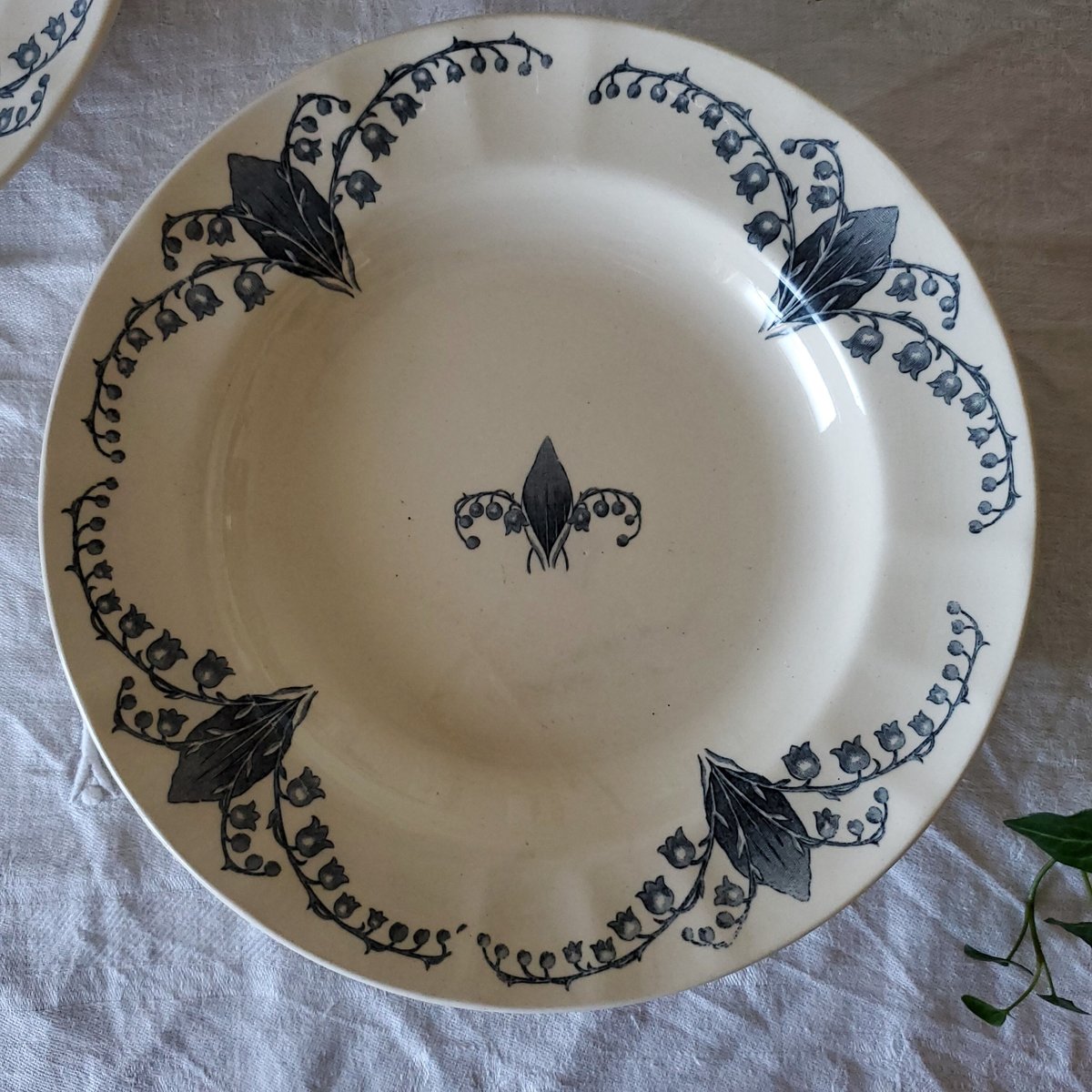 ロンシャンすずらんガーランドのスーププレート | リボンときどきネコ