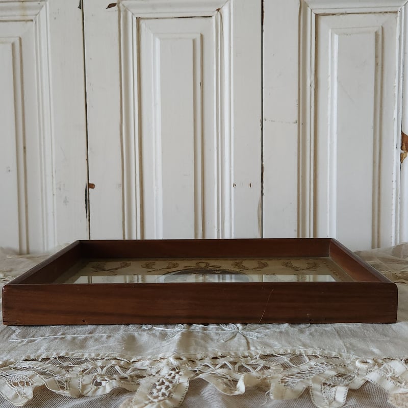 金糸刺繍が美しいドレッシングトレイ | リボンときどきネコ