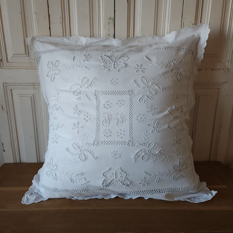 モノグラム刺繍 | STORES