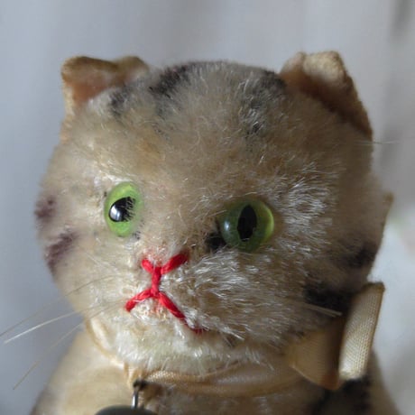シュタイフお座り猫ちゃん