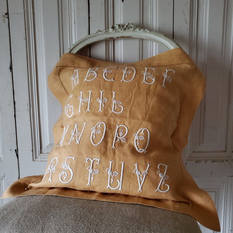 【リネン刺繍　marumamemomoページ】クッションカバー aimoha クッション クッションカバー home立体感刺繍クッション