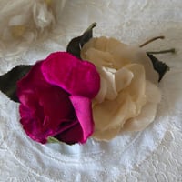 2輪の薔薇のブーケ