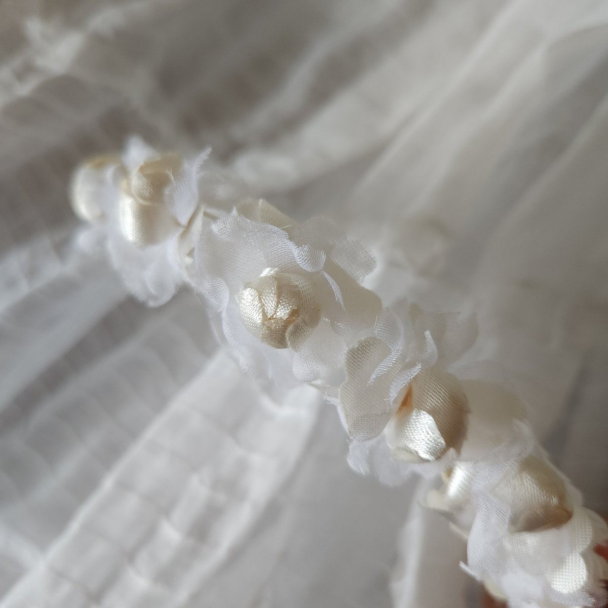 フランス　アンティーク　コミュニオン　花冠　リボン　オモニエール　布花　ティアラ フランス アンティーク コミュニオン 花冠 リボン オモニエール