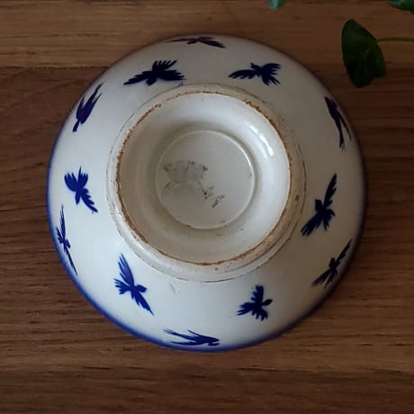ツバメ柄青の小さめカフェオレボウル