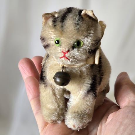 シュタイフお座り猫ちゃん