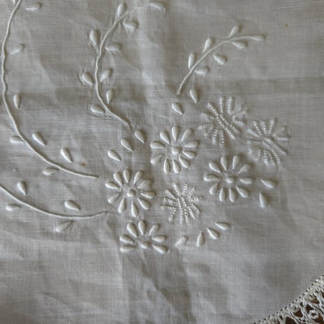 リネン刺繍ドイリー