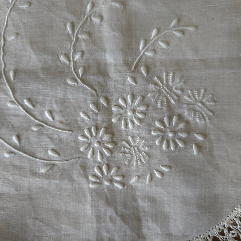 白糸手刺繍　リネン　オーバル　ドイリー リネン刺繍ドイリー | リボンときどきネコ