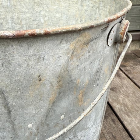 Feed Bucket