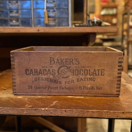 WALTER BAKER & Co. WOOD BOX
