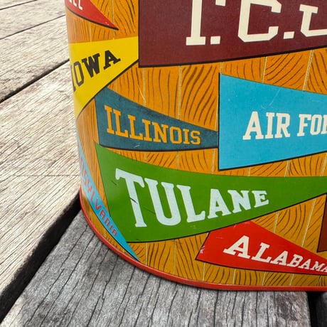 Pennant Trash Can