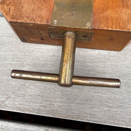 Hat Stretcher