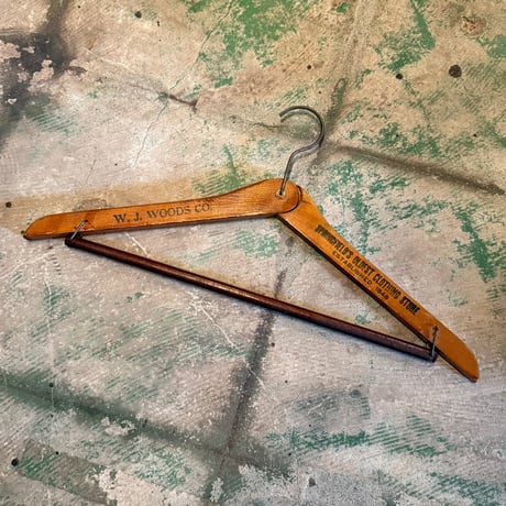 Folding Hanger