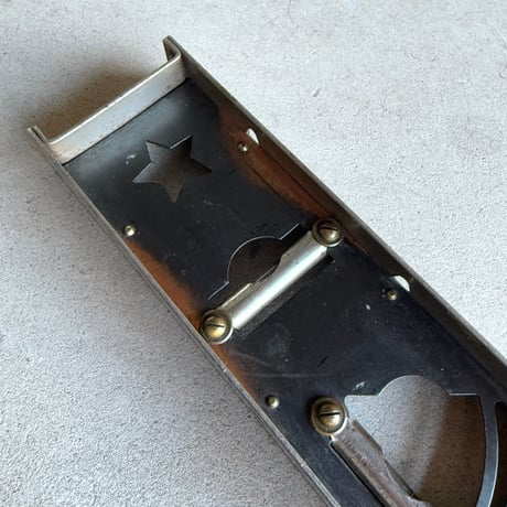 Japanned Leveler