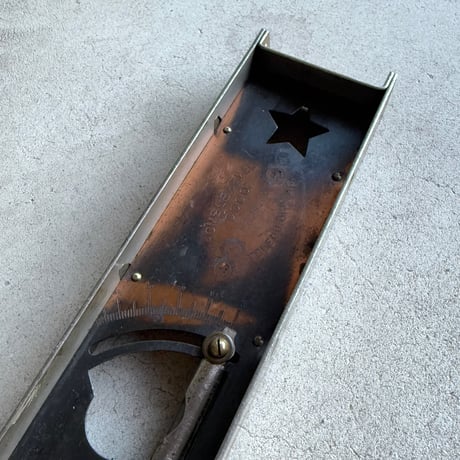 Japanned Leveler