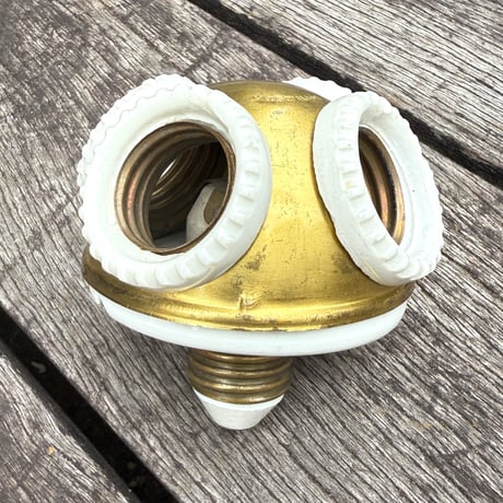 Benjamin Socket 4灯