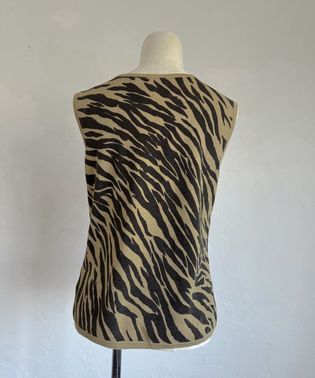 used_zebra tops